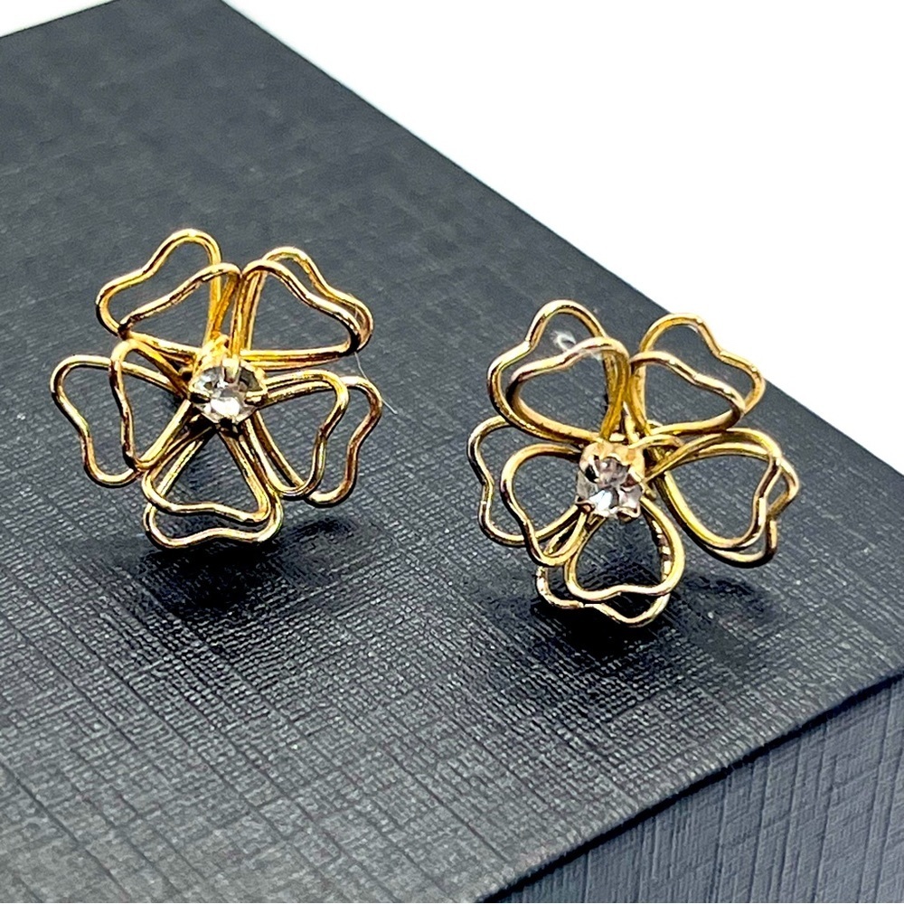 Modernist Sculpture Ribbon Golden Flower Earrings 0.5"